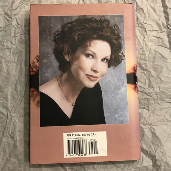 ⭐️3 for $15⭐️ Hardcover | Sunny Chandler’s Return by Sandra Brown - Picture 2 of 4